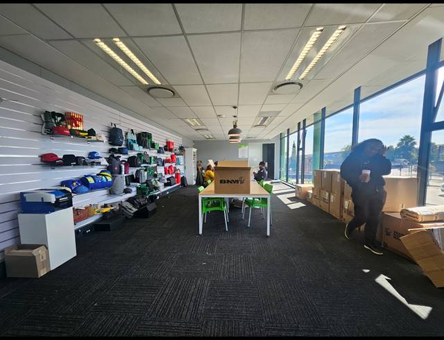 3,137M² WAREHOUSE TO LET IN HALFWAY HOUSE